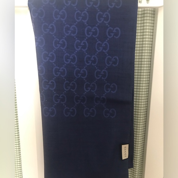 BNWT GUCCI SCARF - Picture 8 of 16